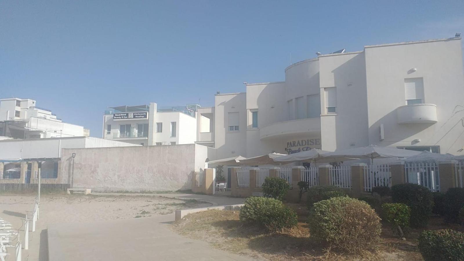 Hotel Paradise Порто Чезарео Екстериор снимка
