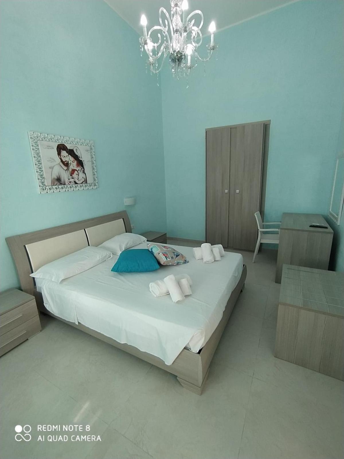 Hotel Paradise Порто Чезарео Екстериор снимка