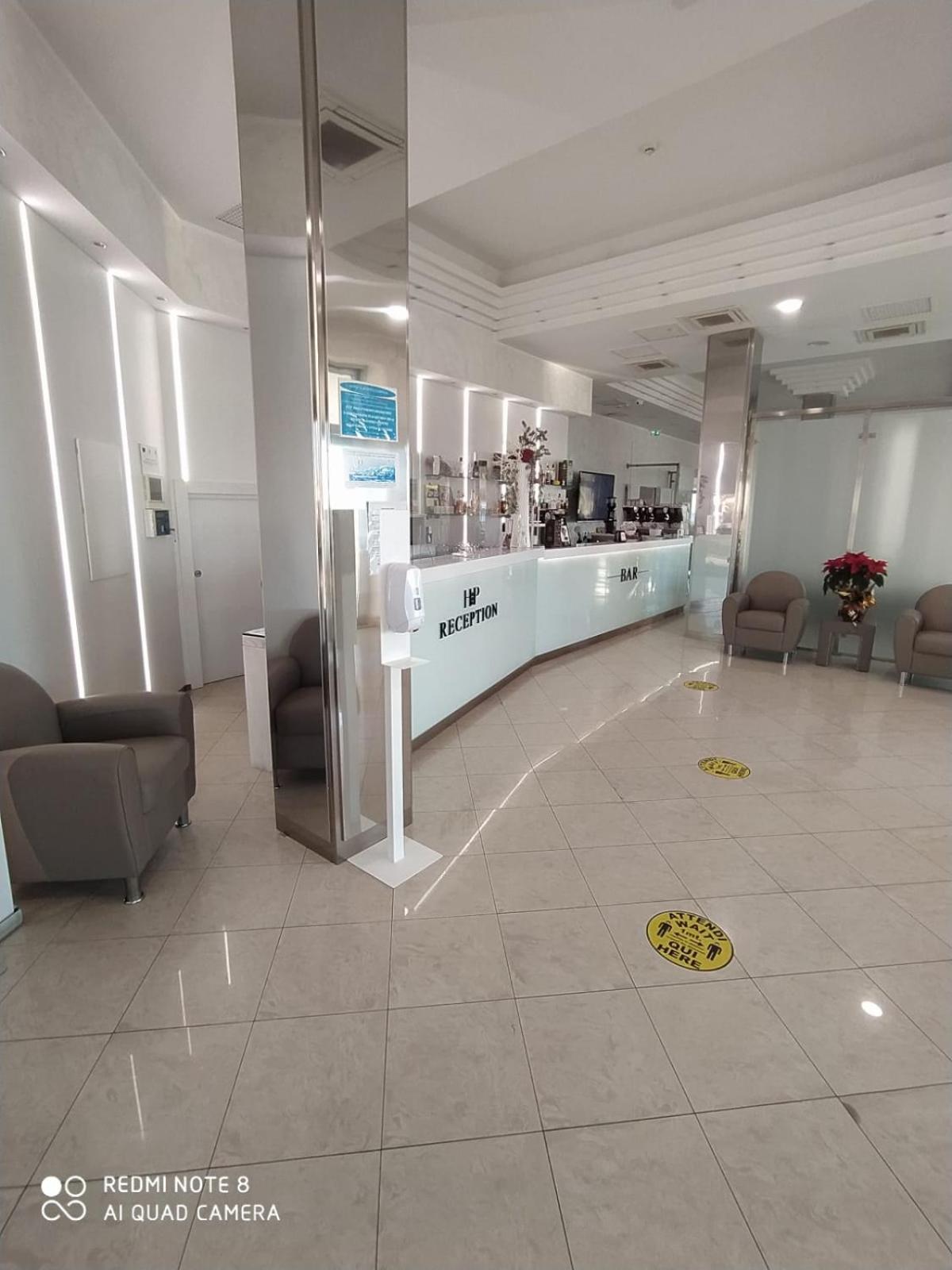 Hotel Paradise Порто Чезарео Екстериор снимка