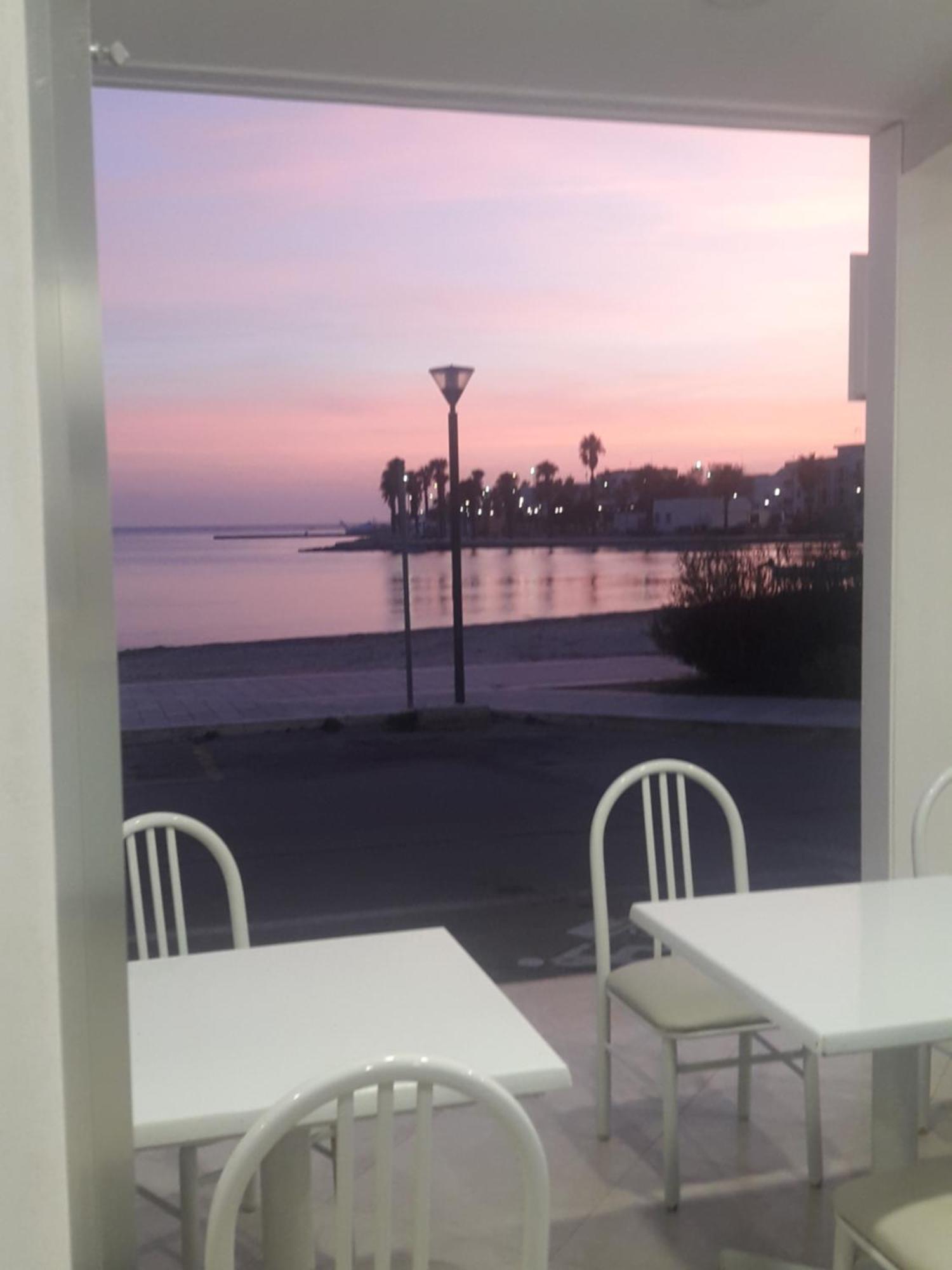 Hotel Paradise Порто Чезарео Екстериор снимка